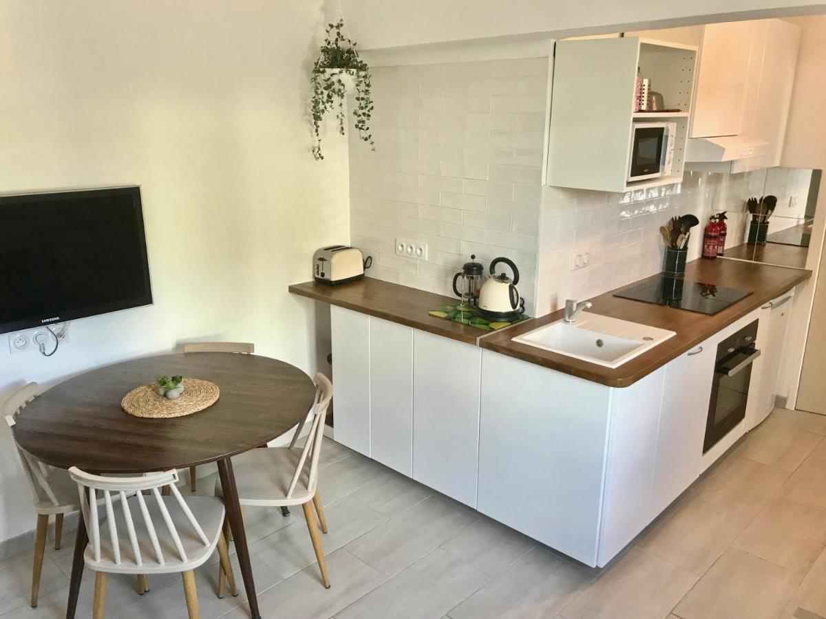 Blue Summer Vibes Appartment For 4P, Ac, Parking, Beachfront, Spa Access -5 ลาซิโอตาต์ ภายนอก รูปภาพ