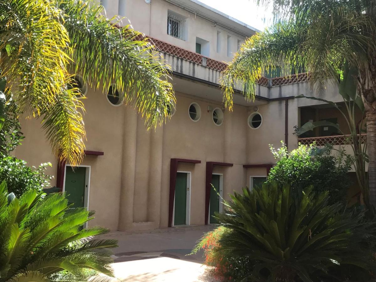 Blue Summer Vibes Appartment For 4P, Ac, Parking, Beachfront, Spa Access -5 ลาซิโอตาต์ ภายนอก รูปภาพ
