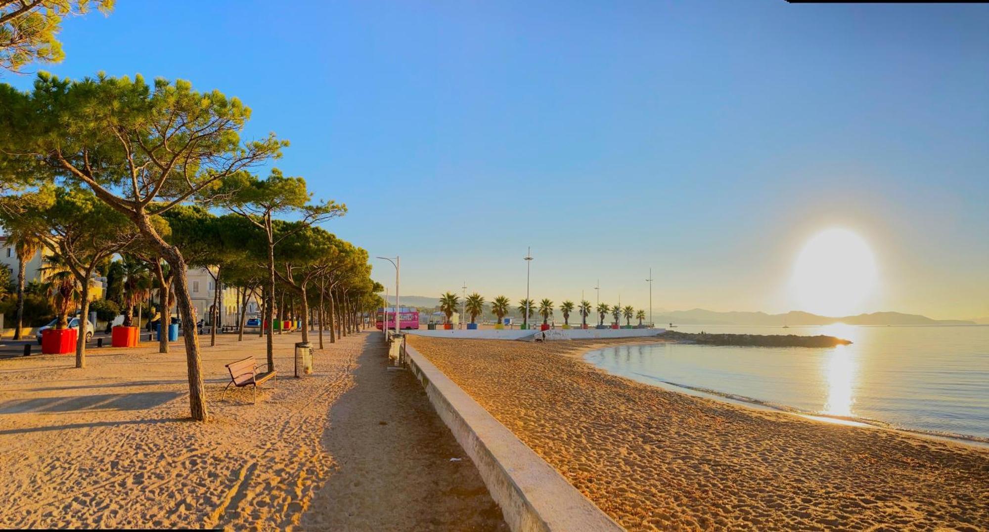 Blue Summer Vibes Appartment For 4P, Ac, Parking, Beachfront, Spa Access -5 ลาซิโอตาต์ ภายนอก รูปภาพ